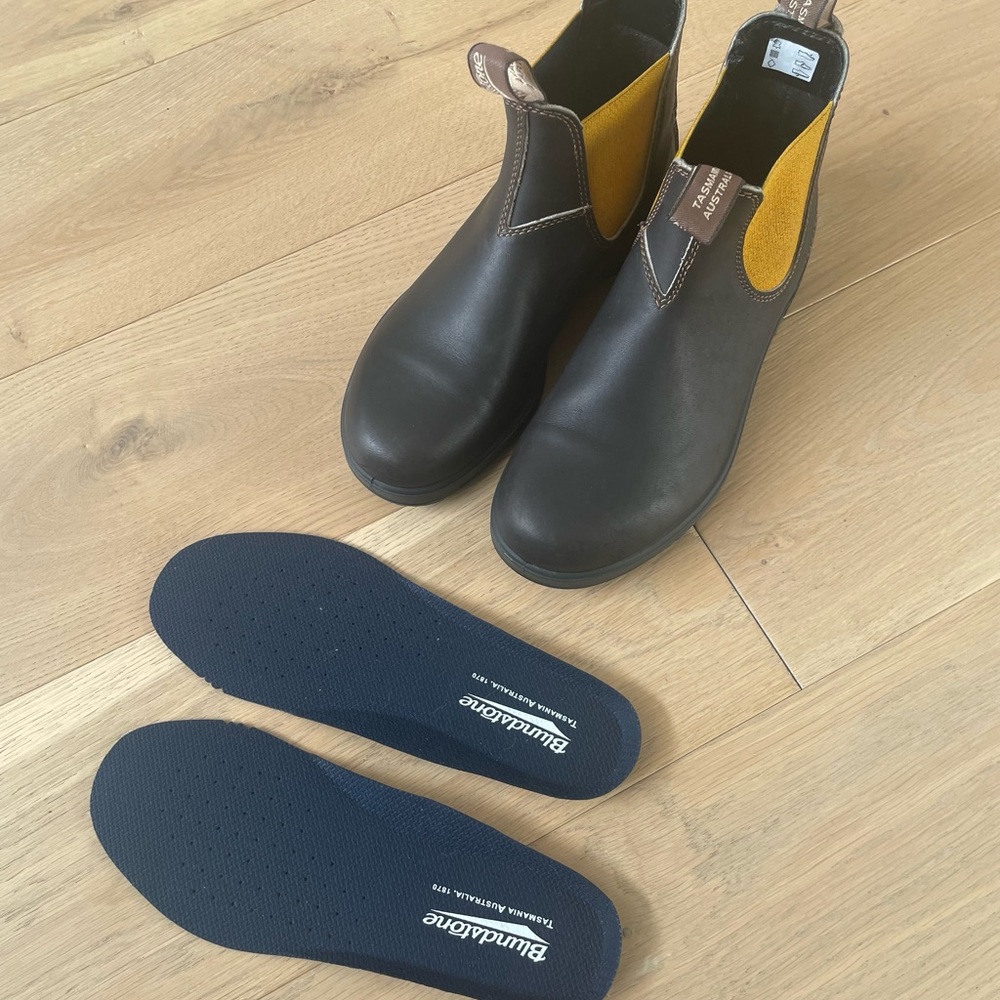 Blundstones!!